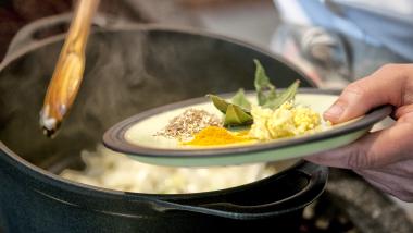 Ayurveda Kochkurs: Andünsten einer Gewürzmischung